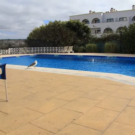 假日公园 Varandas De 4*